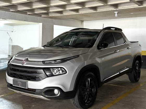 FIAT TORO 2.0 16V TURBO DIESEL FREEDOM 4WD AT9 FIAT TORO 2.0 16V TURBO DIESEL FREEDOM 4WD AT9
